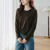 Tricô Feminino com Botão Decorativo no Ombro Outono 2026 Novo Gola Redonda Barra Dividida Macio Elástico Solto Camada Base Top