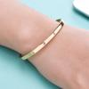 Pulsera Lisa de Moda Europeísta y Americana Transfronteriza Más Vendida, Incrustada con Diamantes de 4 mm, con Logotipo Grabado con Láser, Pulsera de Acero Inoxidable Personalizada, Venta al por Mayor