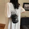 Bolso Cubo de Moda Transfronterizo 2026 para Mujer, Bolso Cruzado Versátil con Bloques de Color para el Día a Día, Bolso de Mano de Moda Bolso Cilíndrico