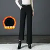 8113 pantalones de pana con forro polar de felpa de corte ancho para mujer de mediana edad pantalones de pierna ancha para madre pantalón de algodón europeo a rayas finas talla grande