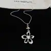 Collar Colgante de Flor Estrella Geométrica Japonés y Coreano Más Vendido, Cadena para Clavícula de Lujo Ligero Nicho de Gama Alta, Joyería Estilo Ins para Mujer