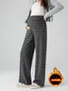 Calça de maternidade listrada com forro de fleece para outono e inverno, cintura alta, de suporte para a barriga, perna larga, modeladora, quente, bom caimento, cobre a barriga, pode ser usada fora, calça comprida