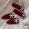 Horquilla Roja de Año Nuevo Lateral Otoño e Invierno Copo de Nieve Pinza para el Pelo Pinza Elegante Versátil para Flequillo Pinza de Pelo Exquisita de Gama Alta Tocado
