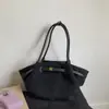 Bolsa Tote de Ombro e de Mão Fashion Retro de Camurça Grande Capacidade Transfronteiriça Simples para o Dia a Dia Outono 2025