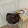 Bolsa de ombro casual de couro macio de grande capacidade transfronteiriça, novo estilo 2026, retrô, simples, moderna e adequada para o trajeto, uma bolsa de ombro que também pode ser usada na transversal