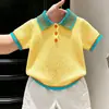 Roupa infantil coreana 2026 verão novo polo de malha amarela texturizada de manga curta com gola de lapela dopamina e shorts