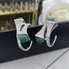 Moda europea y americana lujo pendientes retro pirámide diamante decoración tridimensional estilo palacio pendientes de piedras preciosas suministro caliente