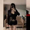 Popular Blogger Online Usando Pantalones Cortos Negros Calientes de Mezclilla Estilo Spice Girls Verano 2024 Nuevos Super Shorts de Mezclilla de Tiro Bajo en Forma de A para Mujer