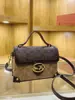 Bolso cuadrado pequeño transfronterizo para mujer, nuevo bolso de mano moda 2026 color rojo rosa, bolso de hombro cruzado individual elegante de alta gama, moderno