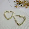 Pendientes Grandes Únicos de Corazón Estilo Coreano para Mujer, Diseño de Lujo Accesible, Estilo Popular de Celebridades de Internet, Sentido del Diseño, Dulces, Geniales y Versátiles Joyas para Orejas