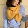 Bufanda de Punto Roja Estilo Coreano para Mujer Nuevo Protector de Cuello de Invierno Color Sólido Bufanda Cálida con Diseño de Esquina Puntiaguda Chal Versátil