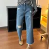 Jeans Reto Azul Vintage Rasgado para Mulheres, Novo Estilo de Verão para Mulheres Plus-Size Petite, Caimento Solto, Emagrecedor, Calça de Perna Larga com Barra Desfiada