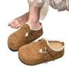 Sapatos Femininos Versáteis de Outono com Bico Redondo Estilo Birkenstock, Design de Floresta, Fivela de Metal Bordada, Aumentam a Altura, Modernos, Tamancos Fechados nas Pontas sem Calcanhar
