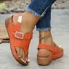 Sandálias de Praia Abertas com Salto Anabela Costuradas Transfronteiriças Tamanho Europeu Comércio Exterior Tamanho Grande Sandálias Slip-On com Solado Grosso e Fivela para Mulheres
