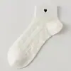 Calcetines de Algodón de Color Sólido con Bordado Hueco en Forma de Corazón, Calcetines de Verano Finos Transpirables Absorbentes de Sudor para Mujer, Calcetines Cortos de Media Caña Sin Costuras Estilo Ballet