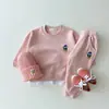 Conjunto de Bebé Algodón Puro Sudadera con Cuello Redondo En Stock Estilo Coreano Conjunto de Dos Piezas de Primavera y Otoño para Niños Conjunto de Pantalones Deportivos para Bebés y Niños Pequeños