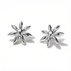 Brincos de Tarraxa Flor de Ouro de Luxo Leve e de Alta Qualidade, Brincos de Marca Grande Europeus e Americanos Transfronteiriços, Marca de Designer Mesurely