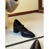 2026 Novo Estilo Preto Retrô Simples e Confortável Sapatos de Salto Alto Mary Jane para Mulheres, Estilo Francês Versátil Sapatos de Salto Grosso