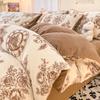 Conjunto de Quatro Peças de Cama de Veludo de Leite de Inverno 2025 Novo Desenho Animado Lençóis de Veludo Coral Espessos e Aveludados Conjunto de Edredom Infantil