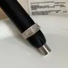 Anillo geométrico de café dorado con microincrustaciones de circonita texturizada cepillada para mujer, anillo de dedo de moda retro de lujo ligero y personalidad