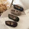 Zapatos retro de ante de lana con suela antideslizante para niña, nueva colección primavera/otoño 2026, zapatos casuales estilo coreano con lunares y suela blanda tipo Birkenstock