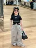 Ropa Infantil Estilo Coreano Verano 2026 Camiseta Corta para Niñas Estilo Americano con Ajuste en la Cintura, Pantalones Deportivos Rectos Dulces Frescos Retro Desgastados