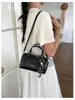 Bolso de Bowling con Patrón Tejido Nuevo 2026 para Mujer, Bolso de Hombro Cruzado de Lujo Ligero Estilo Old Money, Bolso Tipo Almohada Boston