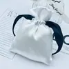 Bolsa de satén con cordón Bolsa de satén con cordón Bolsa de almacenamiento para joyas y ropa Bolsa para niños Bolsa de tela Bolsa para peluca