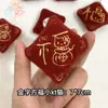 Broche de Leão de Lã Bordado Gato Kt Pingente Quadrado com Borla Acessórios para Roupas Decoração DIY Pingente Bordado para o Festival do Barco-Dragão