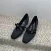 Sapatilhas delicadas e elegantes estilo fada com laço para mulheres, nova coleção primavera/outono 2026, sapatos Mary Jane franceses de cetim com strass