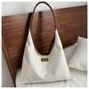 Bolsa de grande capacidade com design de nicho feminina, nova bolsa de ombro casual simples de inverno 2023, bolsa de axila da moda