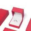 Caja de joyería de papel en ángulo recto, caja de embalaje para anillos roja, personalizable con impresión, caja de joyería con patrón de cuadros rojos