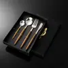 Vajilla portuguesa de internet con mango de madera de imitación, juego de cuchillo, tenedor y cuchara de acero inoxidable, vajilla occidental, cuchara de postre, cuchillo para carne al por mayor
