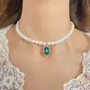 Collar Cruzado Estilo Francés Vintage de Perlas de Imitación para Mujer, Moderno y Versátil, Cadena de Clavícula Choker de Lujo de Gama Alta de Nicho