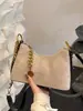 Bolso de Mano Francés Mate Transfronterizo 2026 Otoño/Invierno Nuevo Estilo Moda Retro Bolso de Hombro Único Bolso Cruzado de Gamuza para Viaje