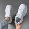 Zapatos de Hombre 2026 Nuevos de Verano Transpirables de Malla Casuales Deportivos Versátiles para Hombre Suela Gruesa de Moda Zapatos que Aumentan la Altura Zapatos de Papá