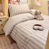 Conjunto de Tres Piezas Nube Rayas Verdes y Blancas Frescas Suave y Cómodo Estilo Minimalista Japonés Juego de Cama de Tres Piezas para Habitación de Alquiler Dormitorio