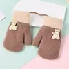 Nuevos guantes para niños, lindos, forrados de felpa, engrosados, a prueba de frío, cálidos, diseño de dibujos animados con correa para colgar, adecuados para niños de 3 a 7 años, guantes de dedo completo