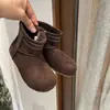 Moda Infantil Estilo Étnico Retrô Padrão Ondulado Botas Curtas 2026 Outono/Inverno Novas Botas Simples de Princesa com Bico Largo para Meninas