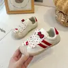 Tenis antiderrapantes de suela suave para niñas de 6-8-12 años, nuevo modelo de otoño, lindos zapatos infantiles de caricatura con correas de velcro