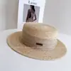 Chapéu plano retrô francês minimalista para mulheres, chapéu de sol de palha para o verão com três pregas e fita, chapéu de sol de ráfia, moderno