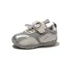 Zapatos deportivos para niñas, nueva colección otoño 2026, zapatos infantiles casuales de malla transpirable, zapatillas de malla de moda estilo entrenamiento alemán, zapatos de skate para niñas
