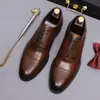 Zapatos Oxford de cuero italiano para bodas de hombre, con un diseño de tres correas, adecuados para atuendo formal, negocios y entornos profesionales.