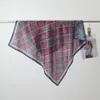 2026 Nuevo Bufanda Cuadrada Pequeña de Algodón Terciopelo Estampada por Ambos Lados para Primavera y Verano Bufanda de Cuello Versátil y Elegante para Mujer que Realza el Cutis