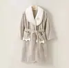 Bata de Baño para Niños para Otoño e Invierno, Bata de Baño para Niñas para Uso en Casa, Bata de Baño Larga Engrosada, Vellón de Coral, Absorbente de Agua, Secado Rápido, Ropa de Dormir para Niños