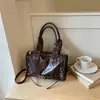 2026 Nova Bolsa de Mão para Motocicleta Estilo Pós-Apocalíptico Bolsa Tote Feminina Tendência Cor Sólida Fresca Grande Capacidade Bolsa de Ombro