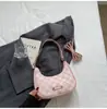 Bolso Pequeño Cuadros Forma de Media Luna para Mujer 2026 Nueva Moda Versátil Bolso de Mano para Viajes Cotidianos Bolso de Hombro Bolso de Luna Nueva de Nicho