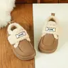Zapatos de Algodón para Niños 2026 Invierno Nuevo Estilo Mocasines de Princesa con Felpa para Niñas Antideslizantes Tallas Medianas y Grandes Zapatos Cálidos de Cuero con Felpa para Niños