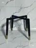 Marco de silla simple de hierro forjado, base de silla de comedor, patas de soporte y marco de silla de comedor de lujo ligero.