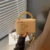 Bolsa Pequeña Cuadrada Nueva de Textura Tejida Primavera 2026 para Mujer Estilo Coreano Versátil Bolso de Hombro Único Cruzado Bolso de Mano de Moda de Alta Gama